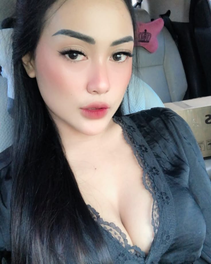Viral Tante Binor Cantik Pemilik Hotel dan Restauran Bali Indonesia Service Client