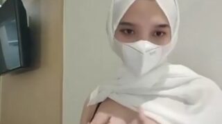 Gadis Berjilbab Putih Dalam Video Viral 31 Detik Muncul Top Global Indo 2025