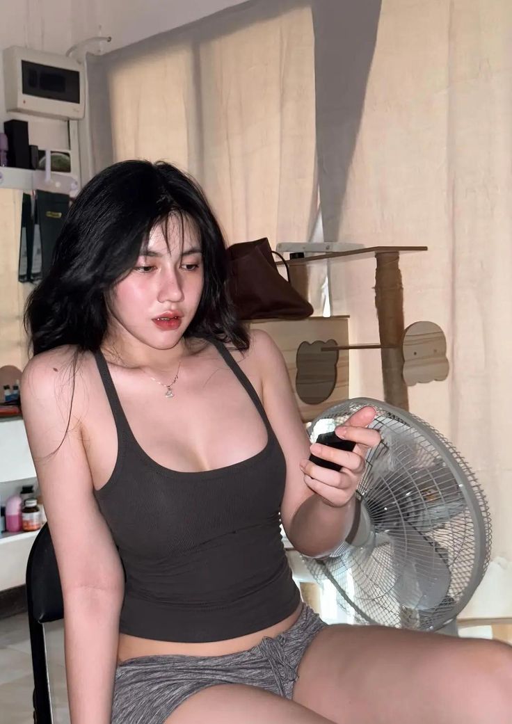 Guru Viral 2025 Bibirmu Bergetar Saat Namaku Kuucap Perlahan Artis Indonesia Terbaru 2025